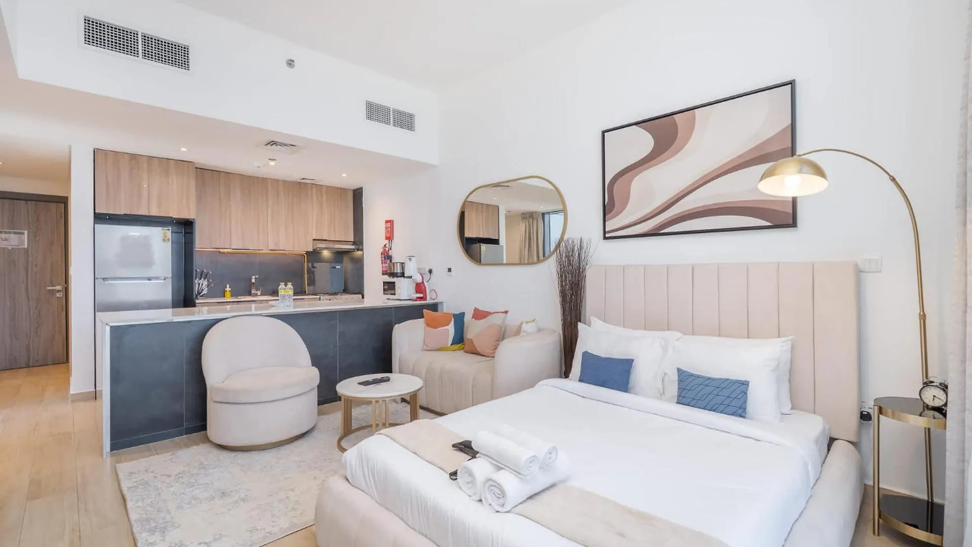 Stunning Studio In Regina Tower With Five Hotel View Dubai 0*,
