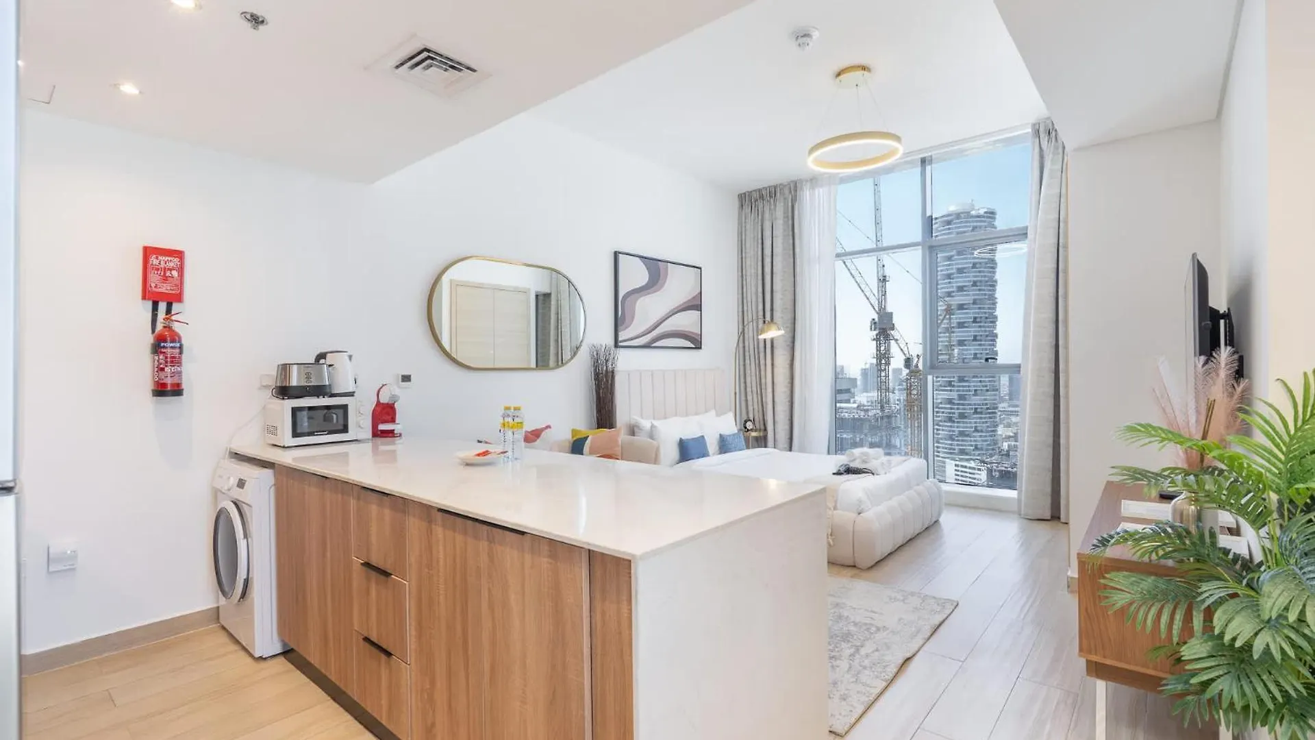 Stunning Studio In Regina Tower With Five Hotel View Dubai