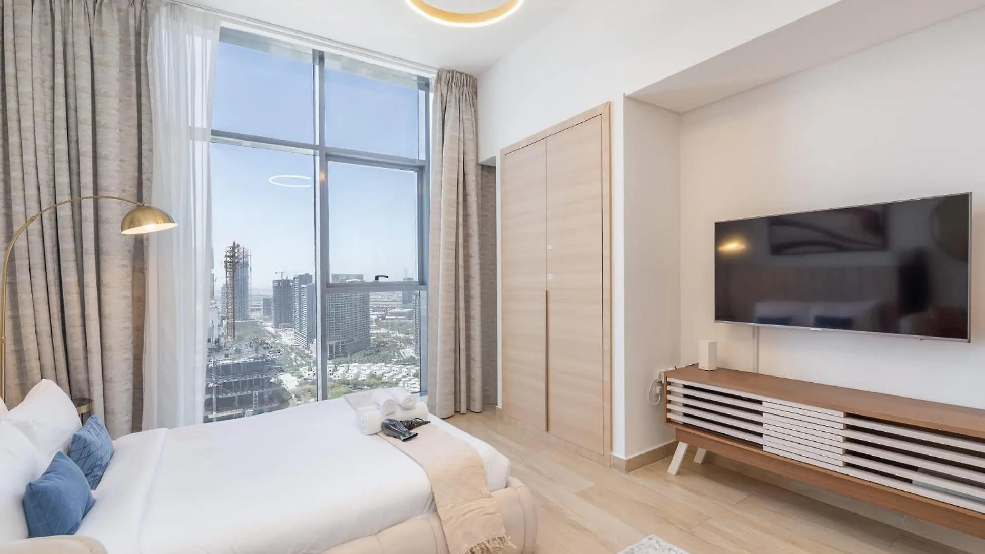 Stunning Studio In Regina Tower With Five Hotel View Dubai 0*,