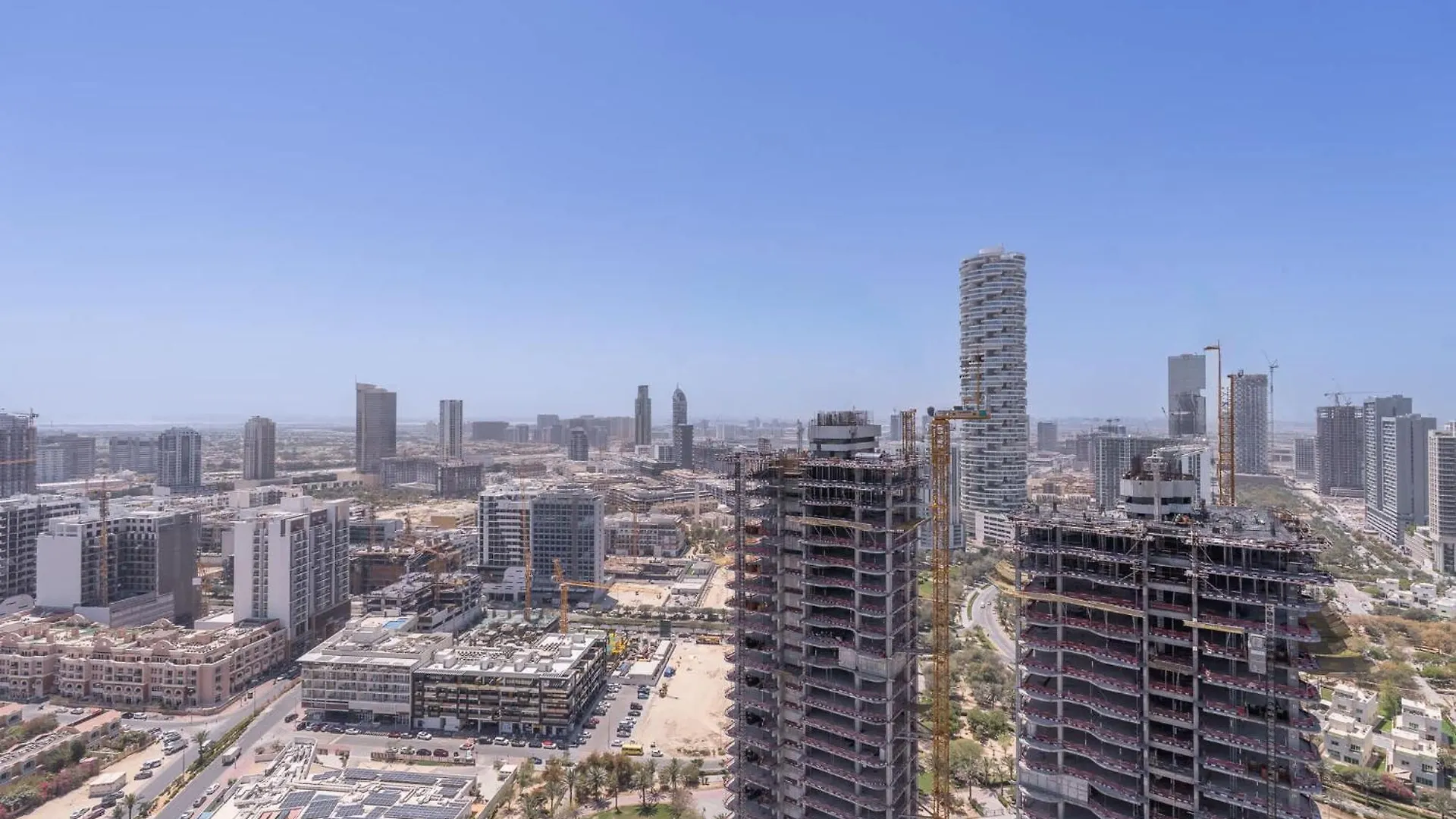 Stunning Studio In Regina Tower With Five Hotel View Dubai Emirati Arabi Uniti