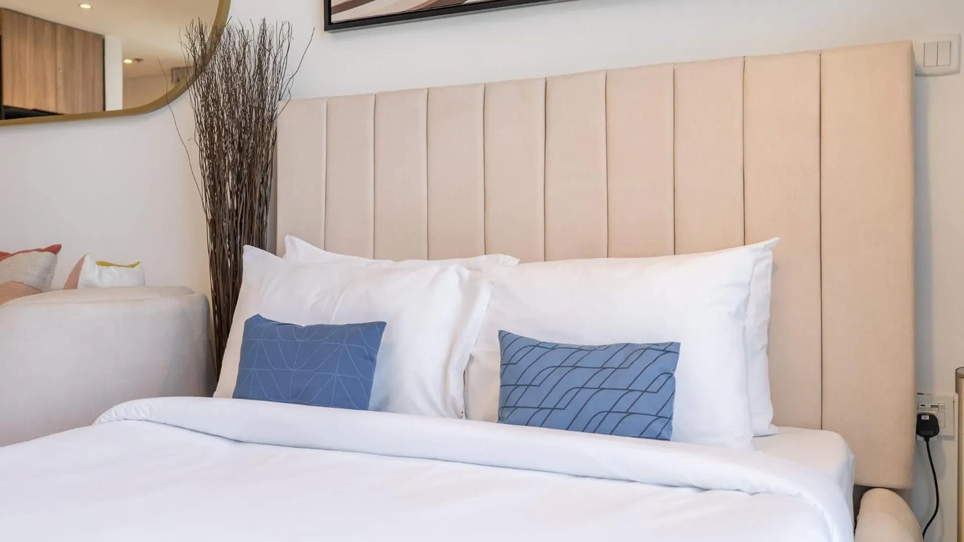 Stunning Studio In Regina Tower With Five Hotel View Dubai Appartamento