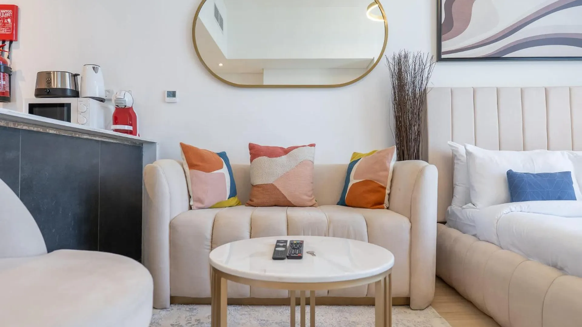 Stunning Studio In Regina Tower With Five Hotel View Dubai Apartment